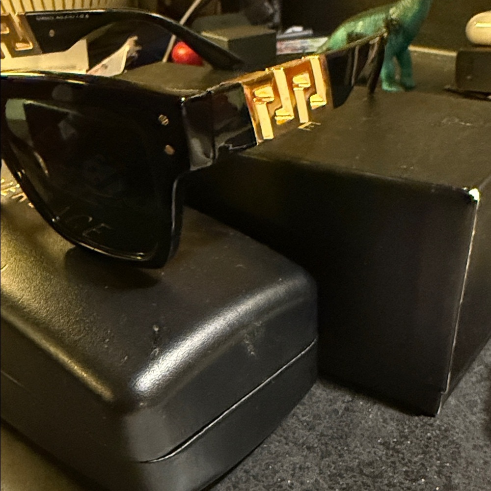 Versace Sunglasses with Black Frame and Gold Detailing can’t get more stylish 🔥🔥